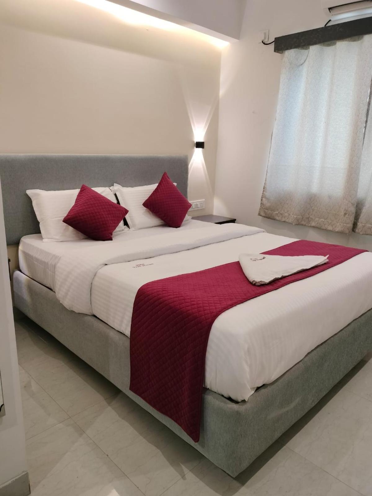 Hotel Paramount Visakhapatnam Exteriör bild