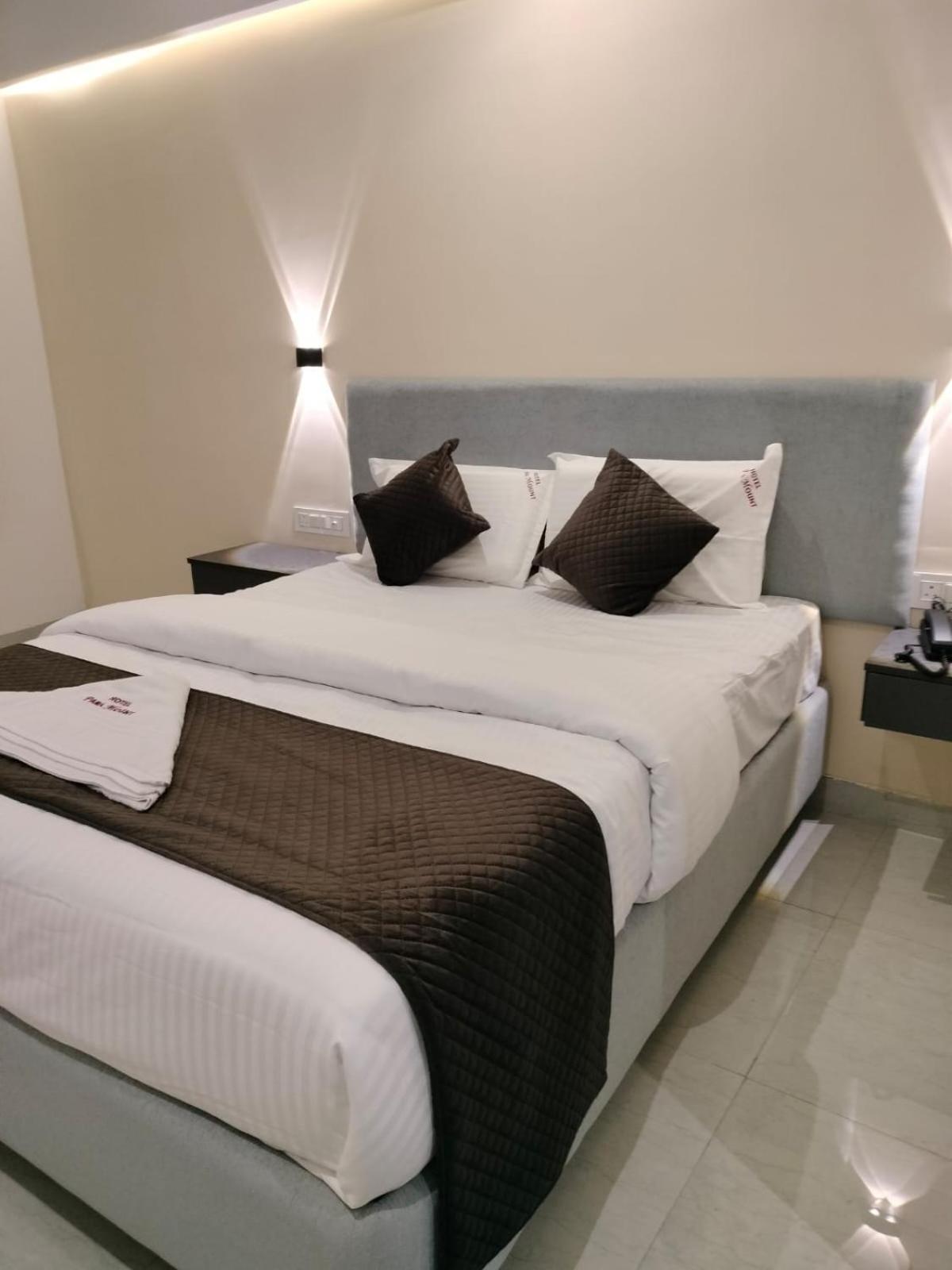 Hotel Paramount Visakhapatnam Exteriör bild