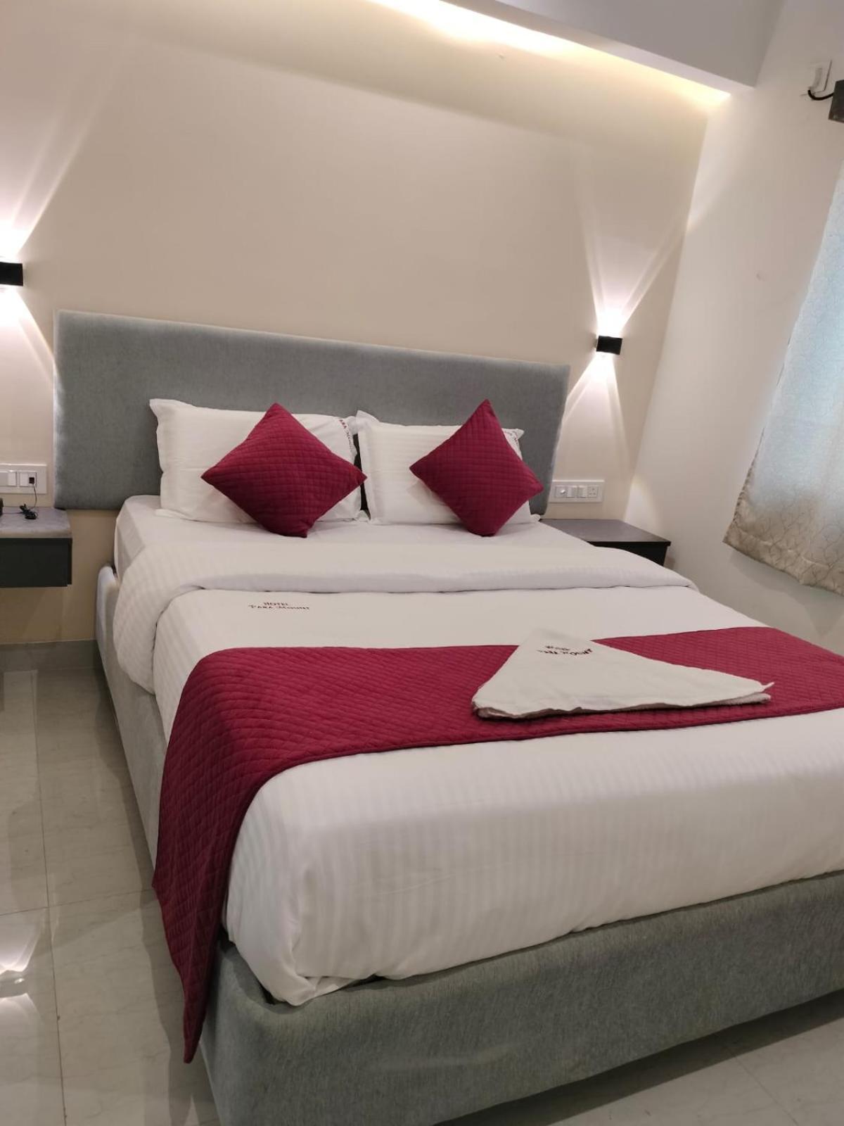 Hotel Paramount Visakhapatnam Exteriör bild