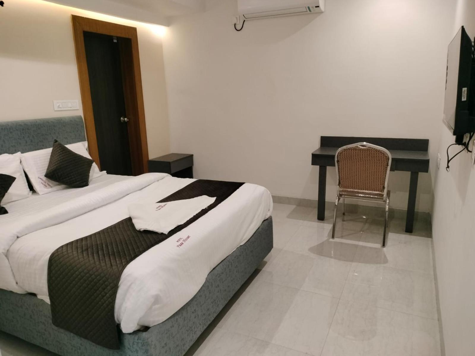 Hotel Paramount Visakhapatnam Exteriör bild