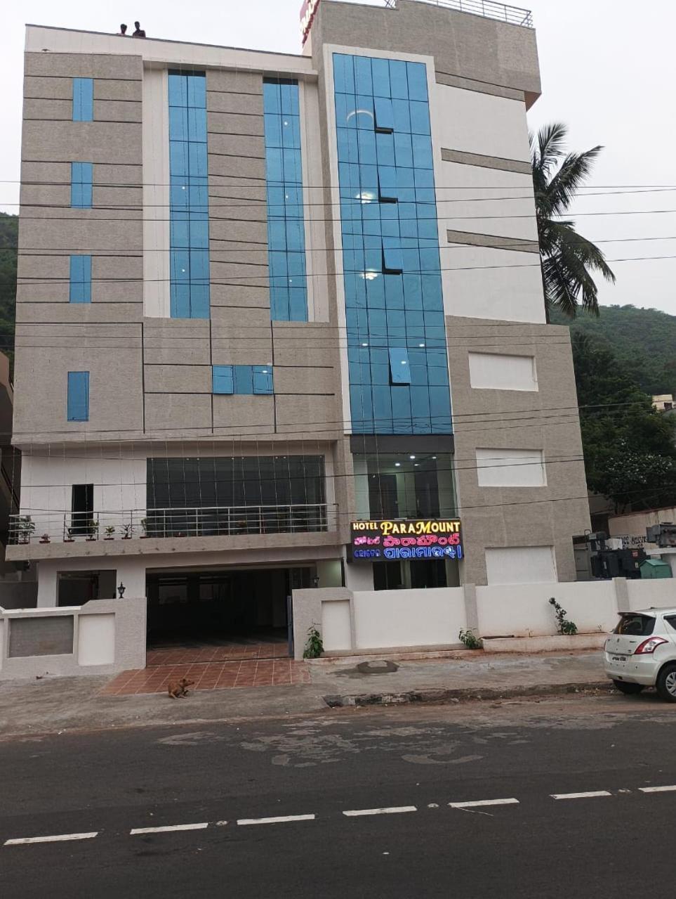 Hotel Paramount Visakhapatnam Exteriör bild
